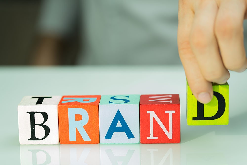 Пошив одежды под собственным брендом заказать оптом в Москве